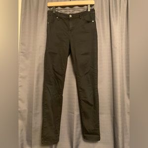 Buffalo by David Bitton size 6/28 black skinny jeans.